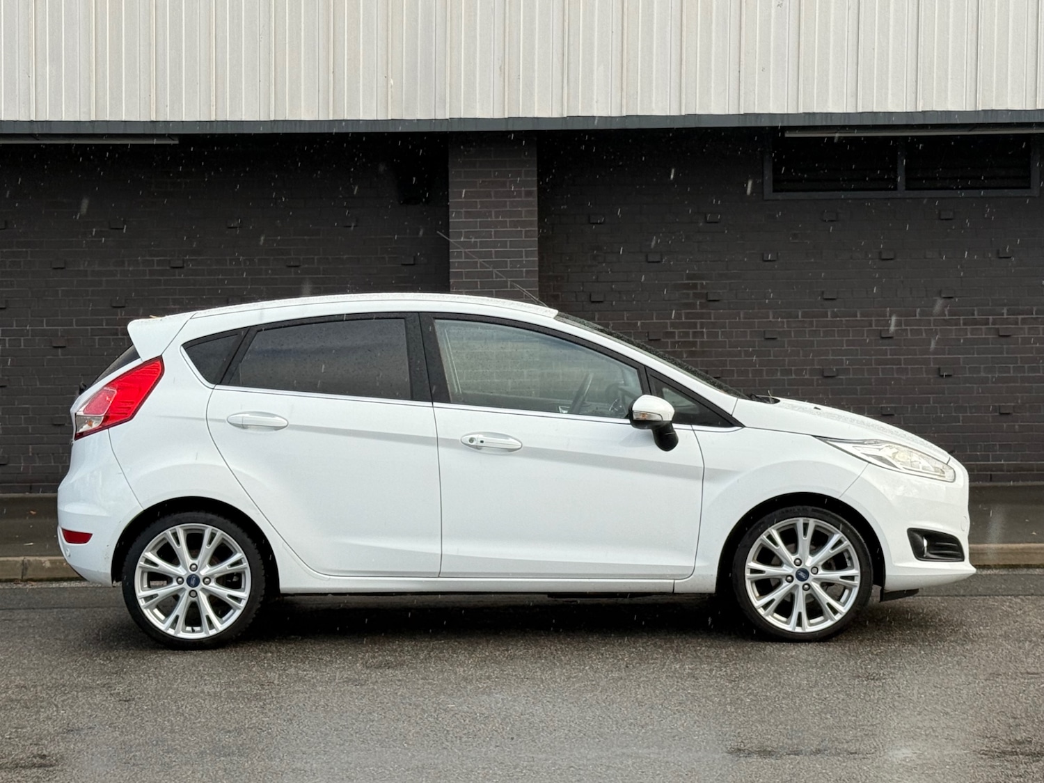 Used Ford Fiesta 2014 for sale - 76437199: Photo 8