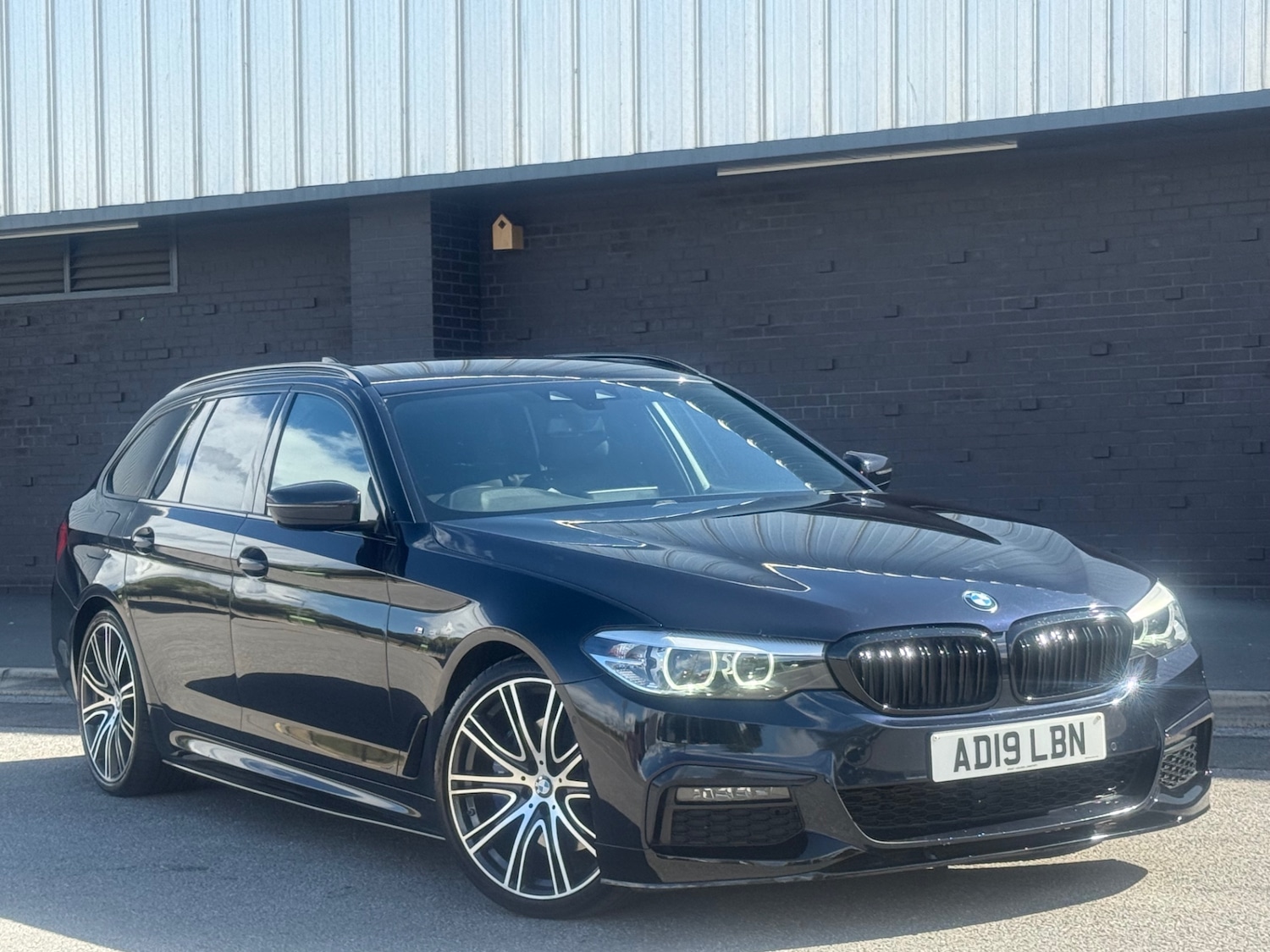 Used BMW 5 Series 2019 for sale - 77958609: Photo 2