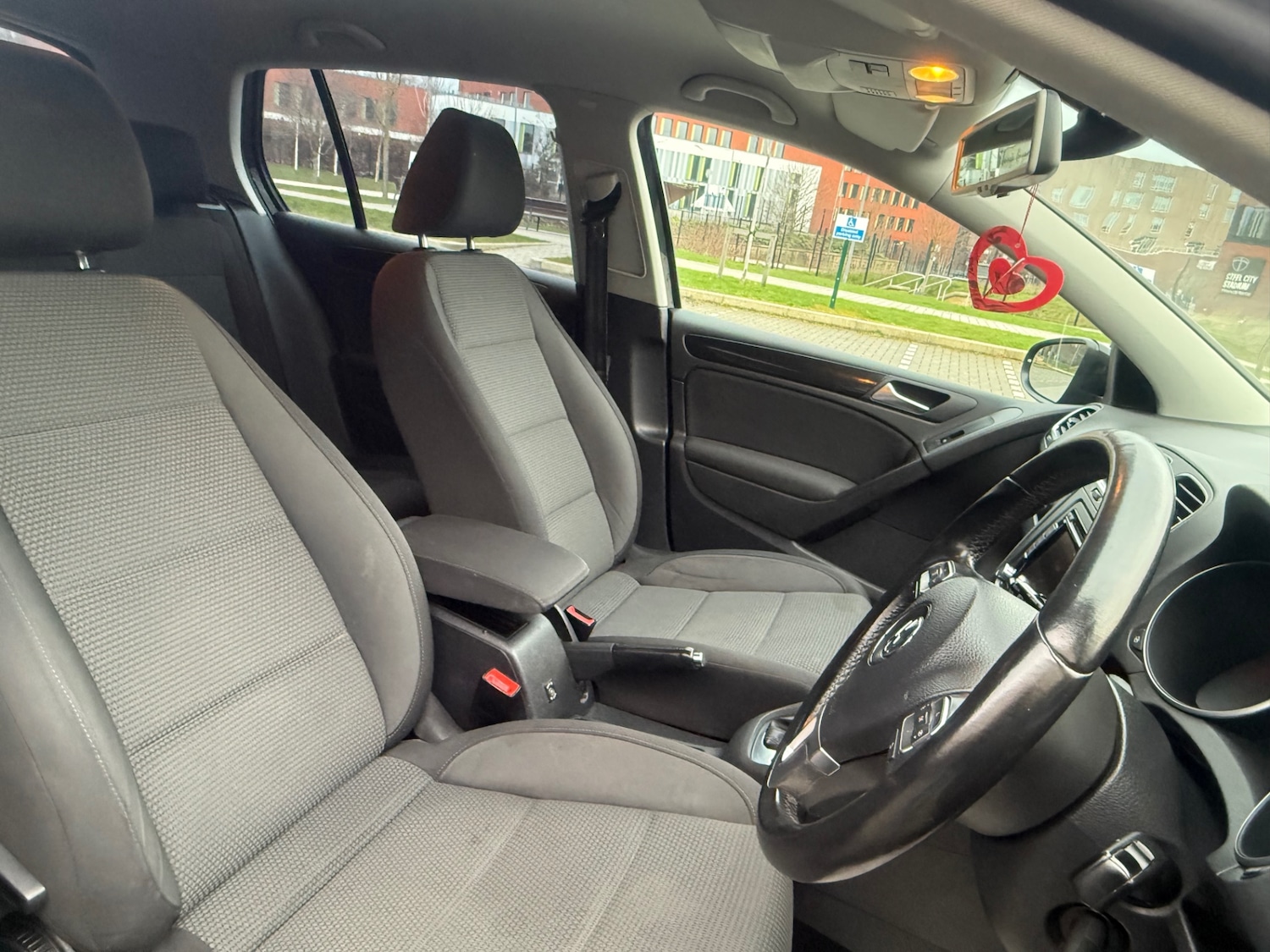 Used Volkswagen Golf 2011 for sale - 77905956: Photo 15