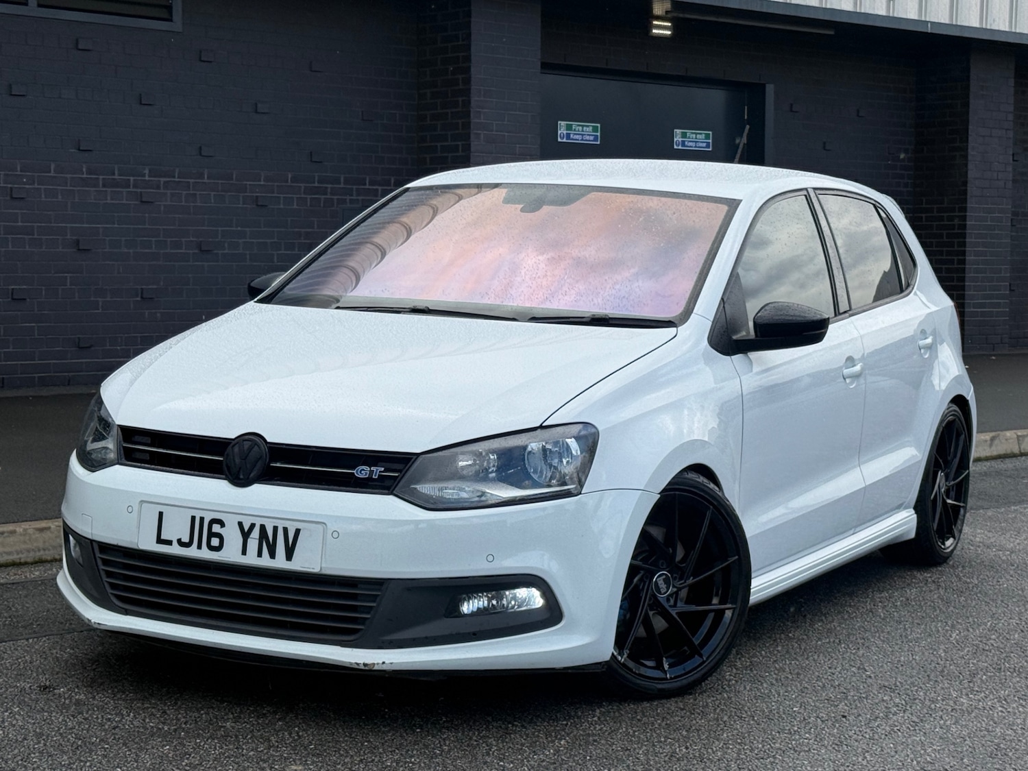 Used Volkswagen Polo 2016 for sale - 76520923: Photo 2