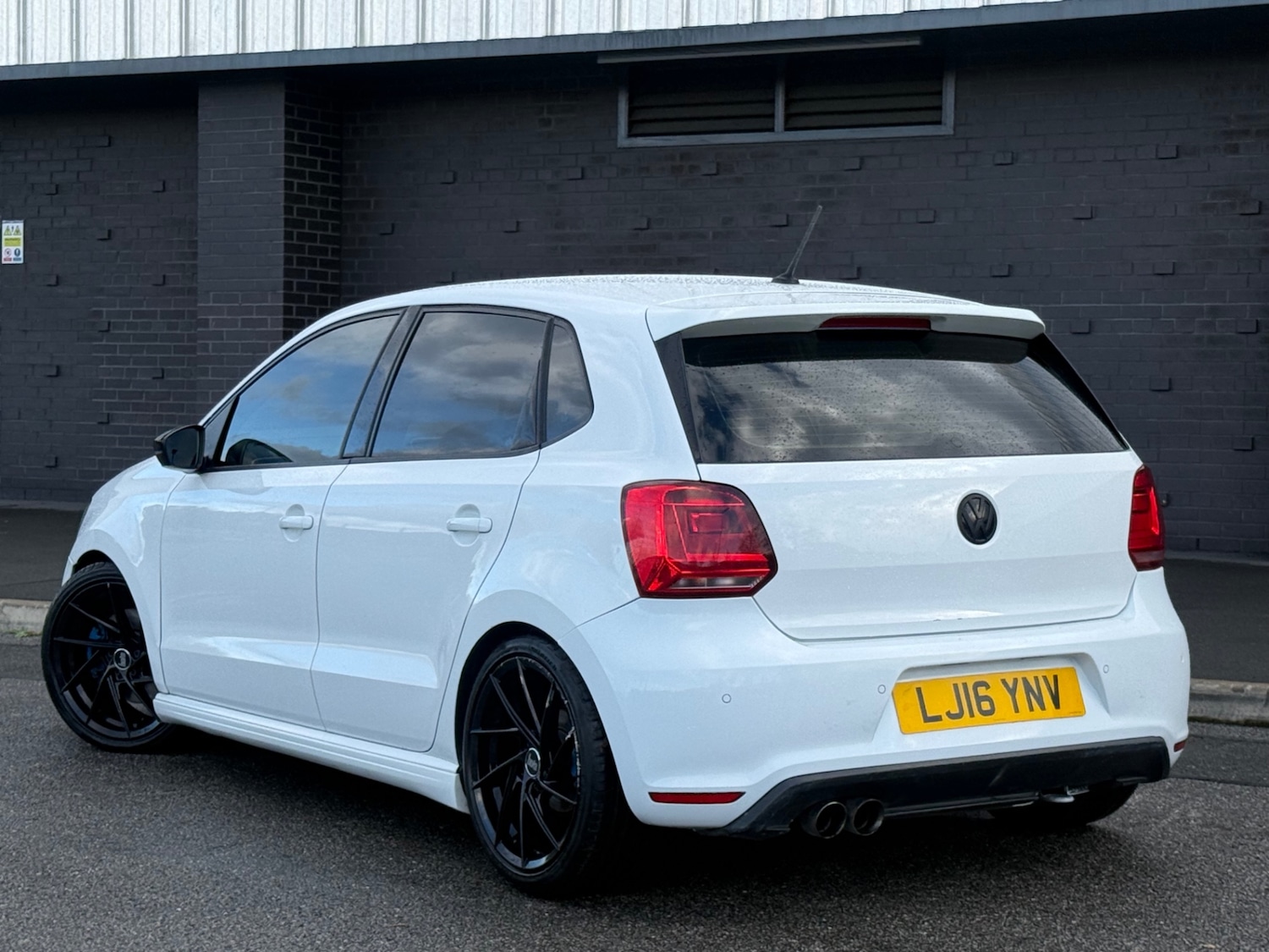 Used Volkswagen Polo 2016 for sale - 76520923: Photo 4