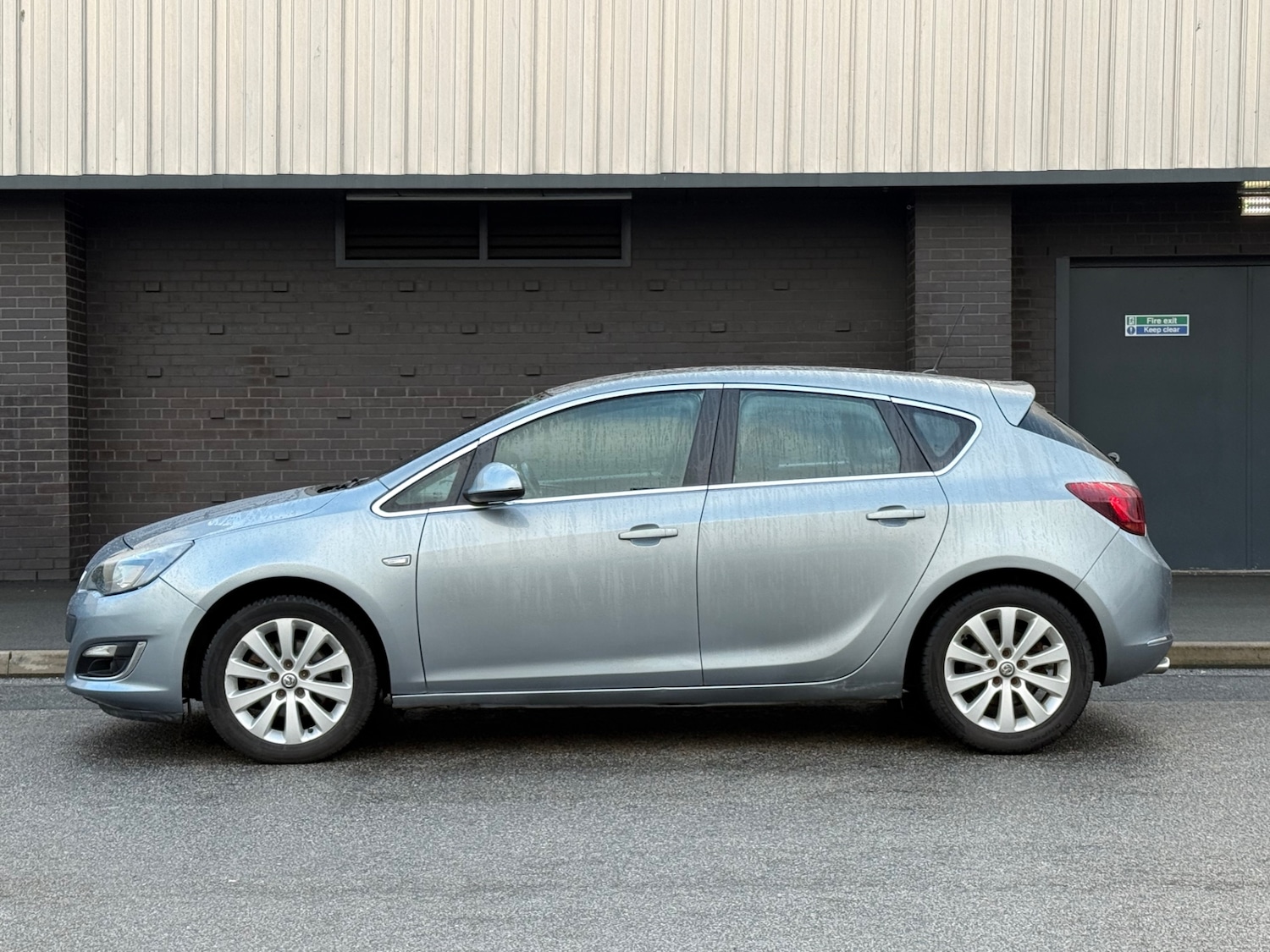 Used Vauxhall Astra 2013 for sale - 77236830: Photo 7