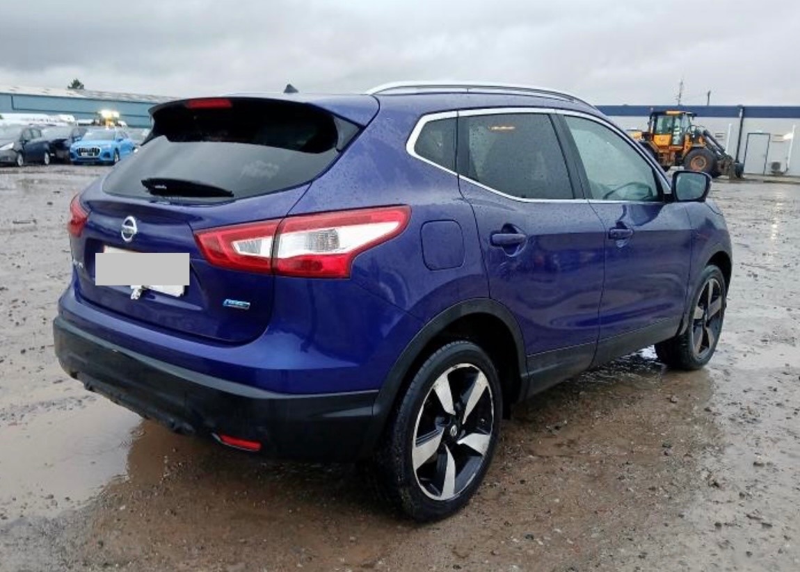 Used Nissan Qashqai 2015 for sale - 77132675: Photo 2