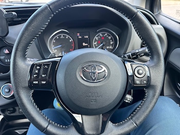 Used Toyota Yaris 2020 for sale - 77213676: Photo