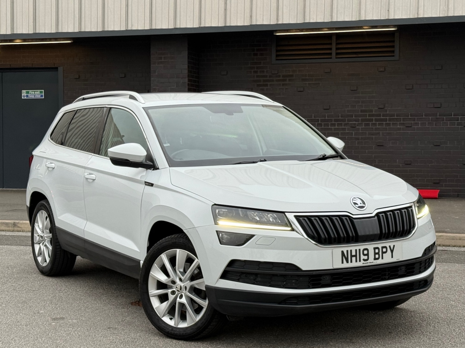 Used Skoda Karoq 2019 for sale - 76309464: Photo 2