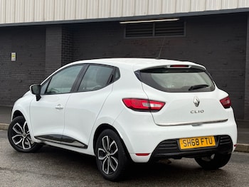 Used Renault Clio 2018 for sale - 77687743: Photo