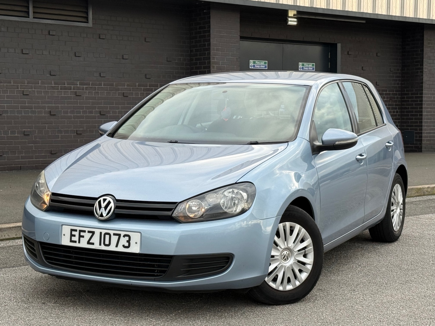 Used Volkswagen Golf 2010 for sale - 77717993: Photo 2