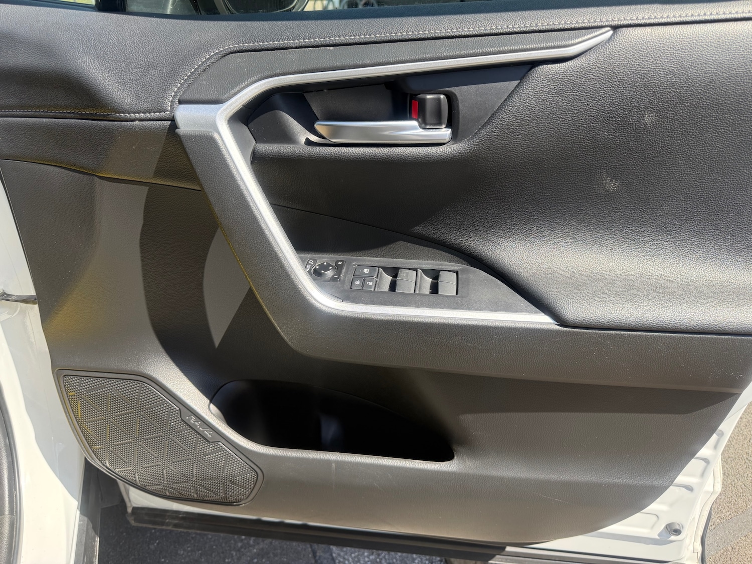 Used Toyota RAV4 2020 for sale - 76891645: Photo 18