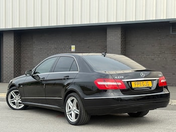 Used Mercedes-Benz E-Class 2011 for sale - 75348961: Photo