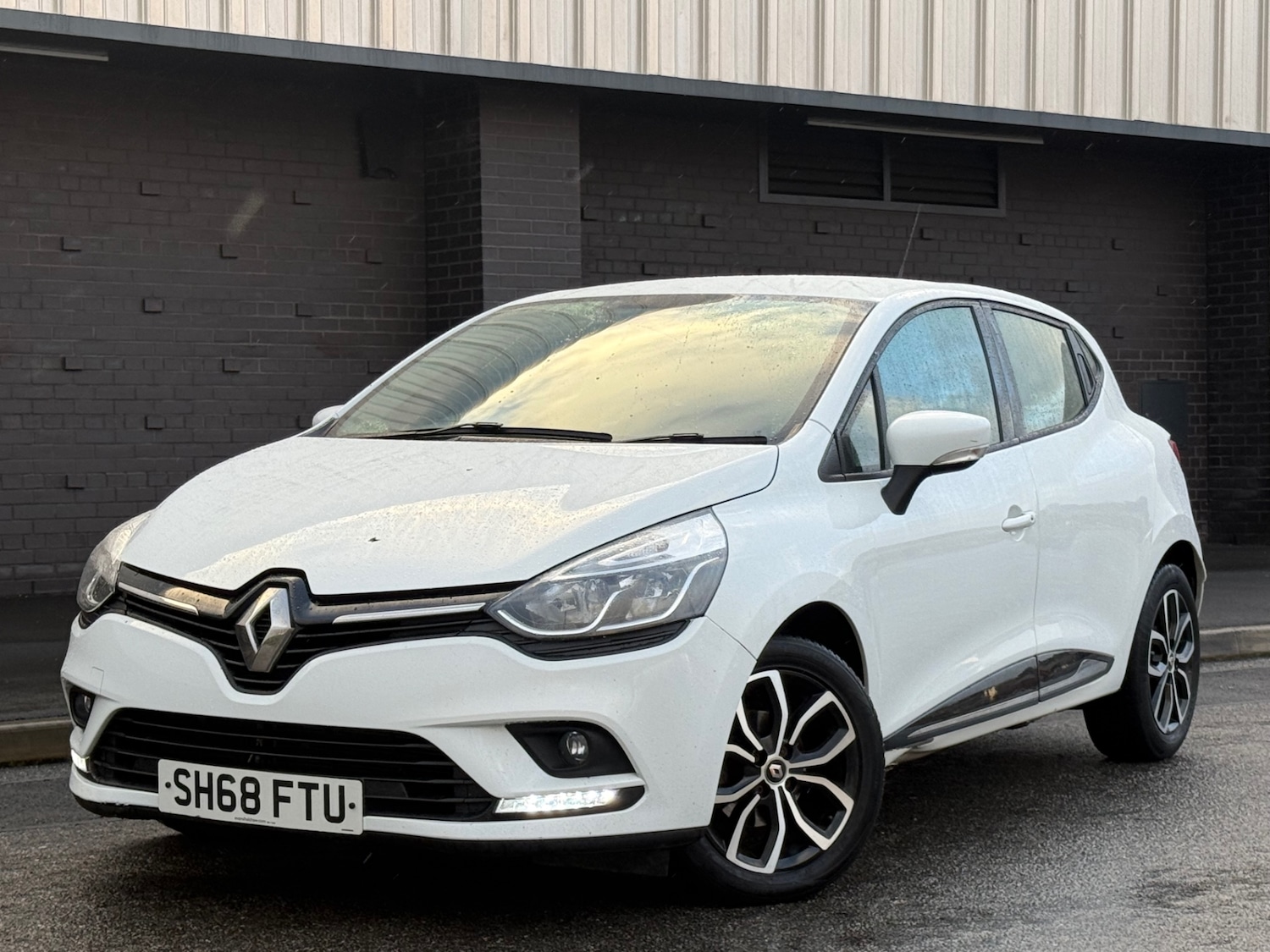 Used Renault Clio 2018 for sale - 76917593: Photo 1