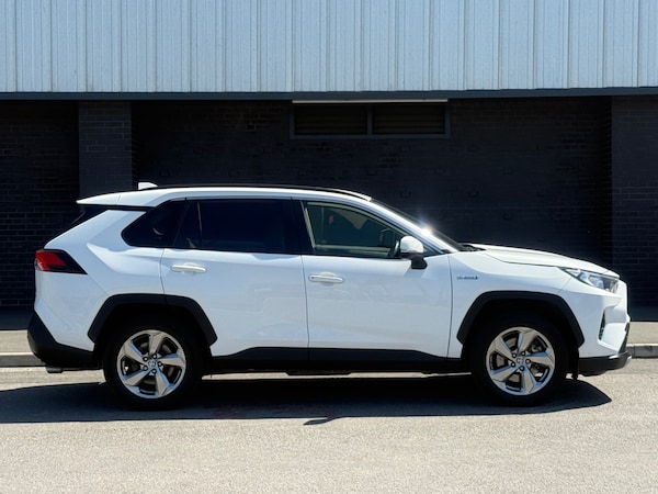 Used Toyota RAV4 2020 for sale - 76237379: Photo 8