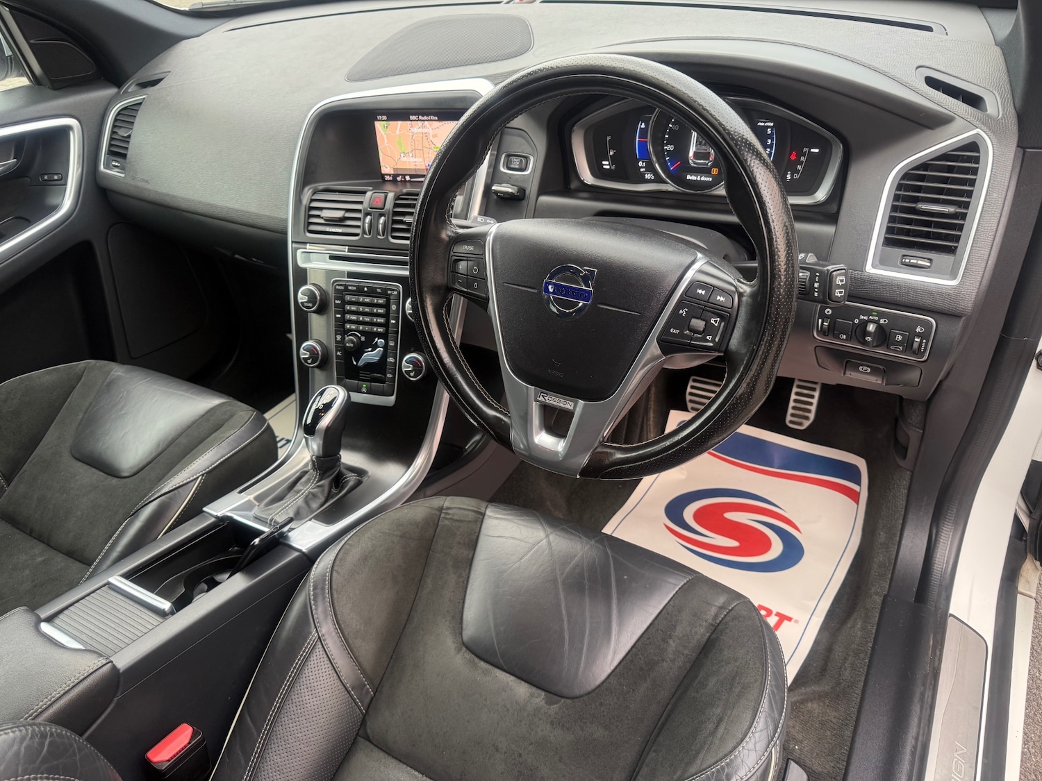 Used Volvo XC60 2017 for sale - 78038440: Photo 11