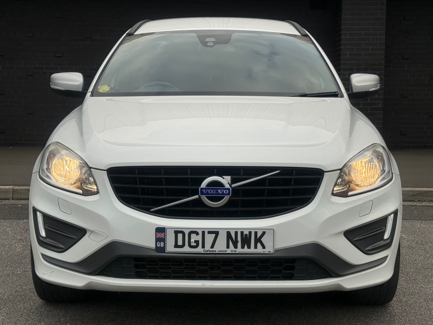 Used Volvo XC60 2017 for sale - 78038440: Photo 3