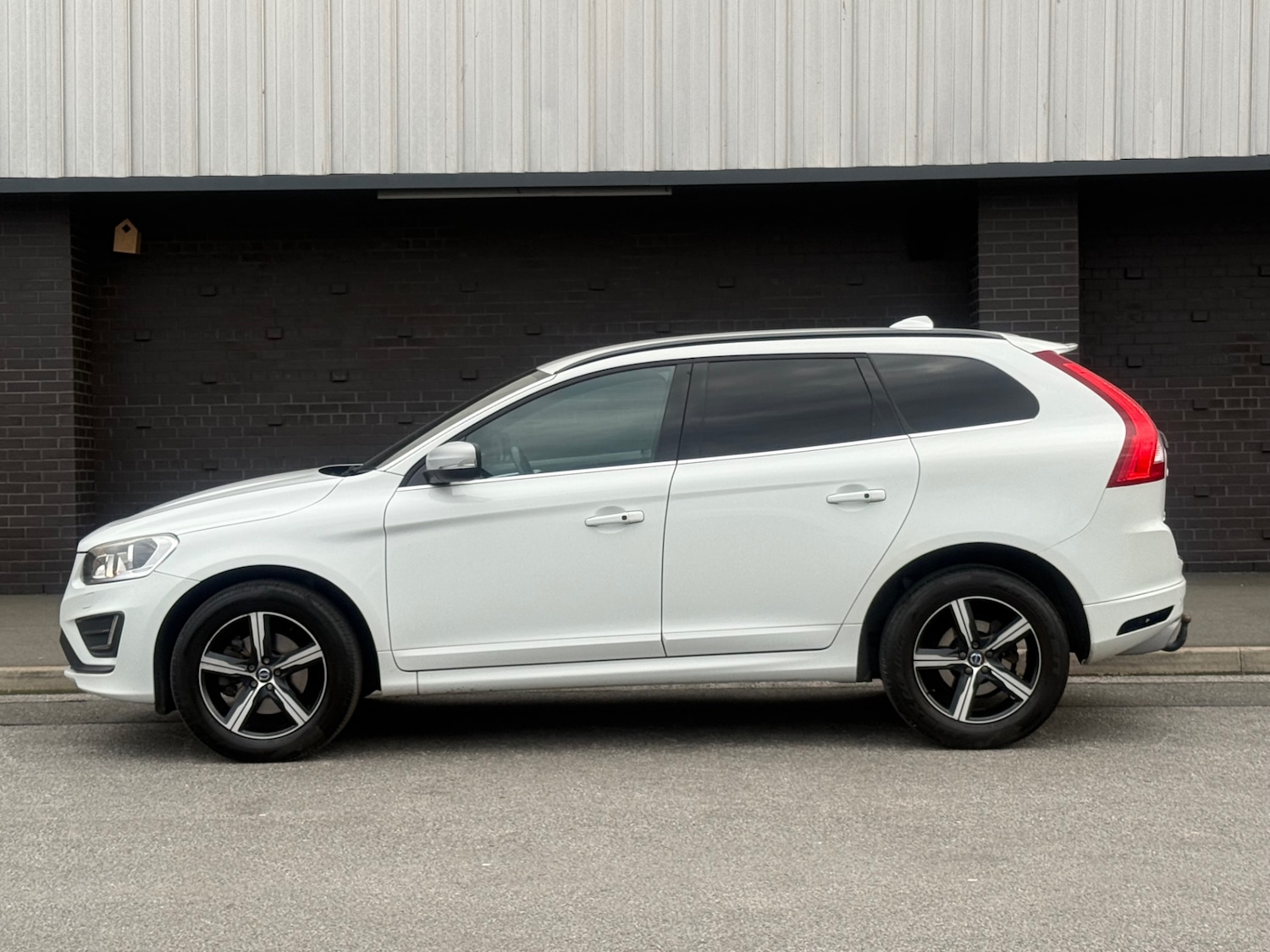 Used Volvo XC60 2017 for sale - 78038440: Photo 6