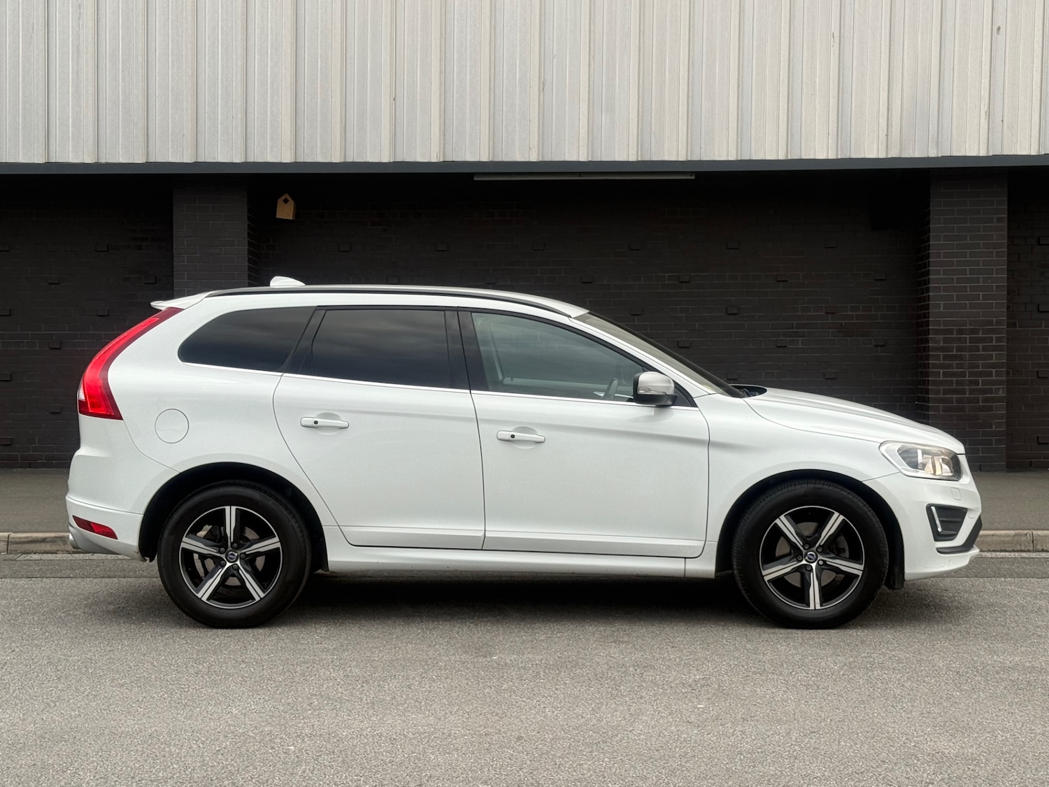Used Volvo XC60 2017 for sale - 78038440: Photo 7