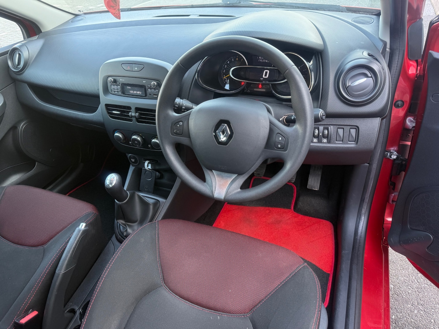 Used Renault Clio 2016 for sale - 77947113: Photo 12