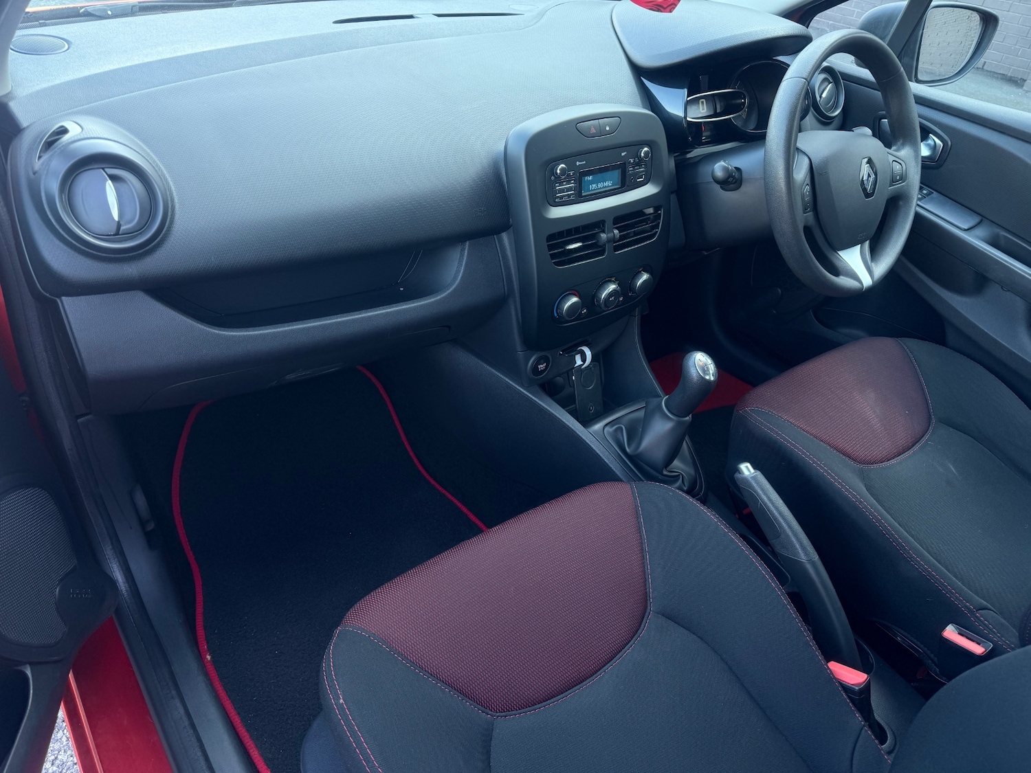 Used Renault Clio 2016 for sale - 77947113: Photo 16