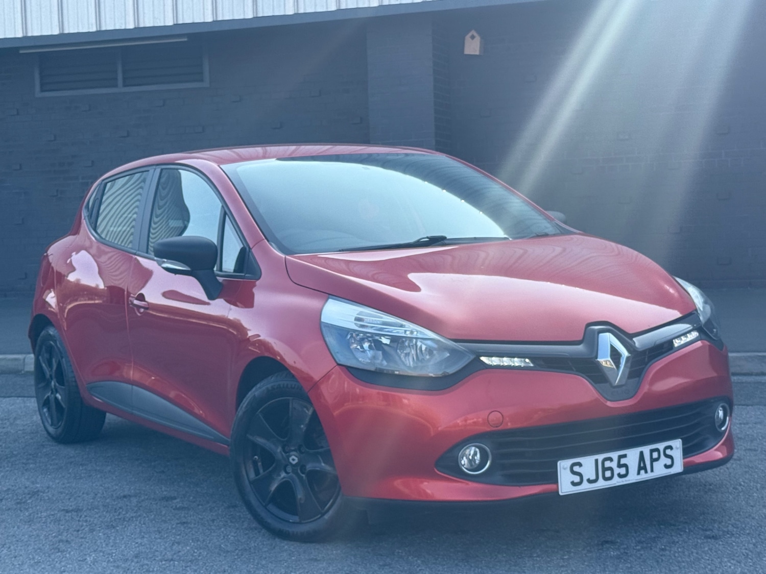 Used Renault Clio 2016 for sale - 77947113: Photo 2