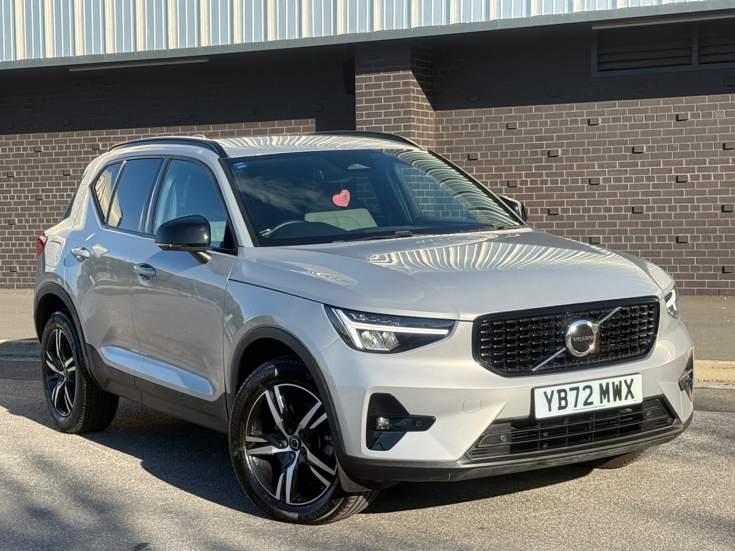 Used Volvo XC40 2023 for sale - 77213361: Photo 2