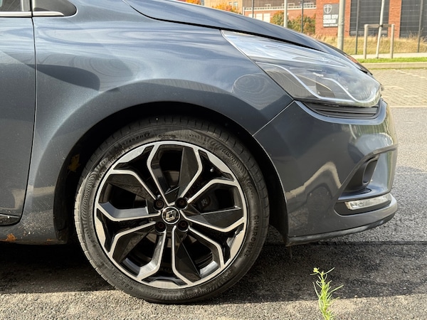 Used Renault Clio 2019 for sale - 76298105: Photo 24