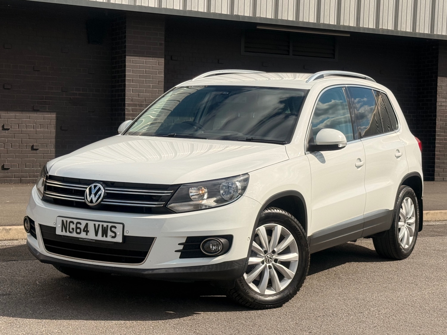 Used Volkswagen Tiguan 2015 for sale - 76501711: Photo 2