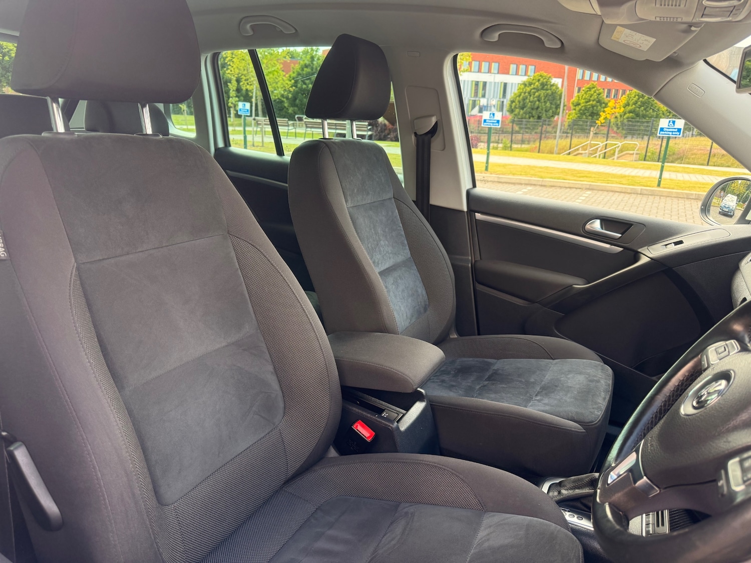 Used Volkswagen Tiguan 2015 for sale - 76501711: Photo 35