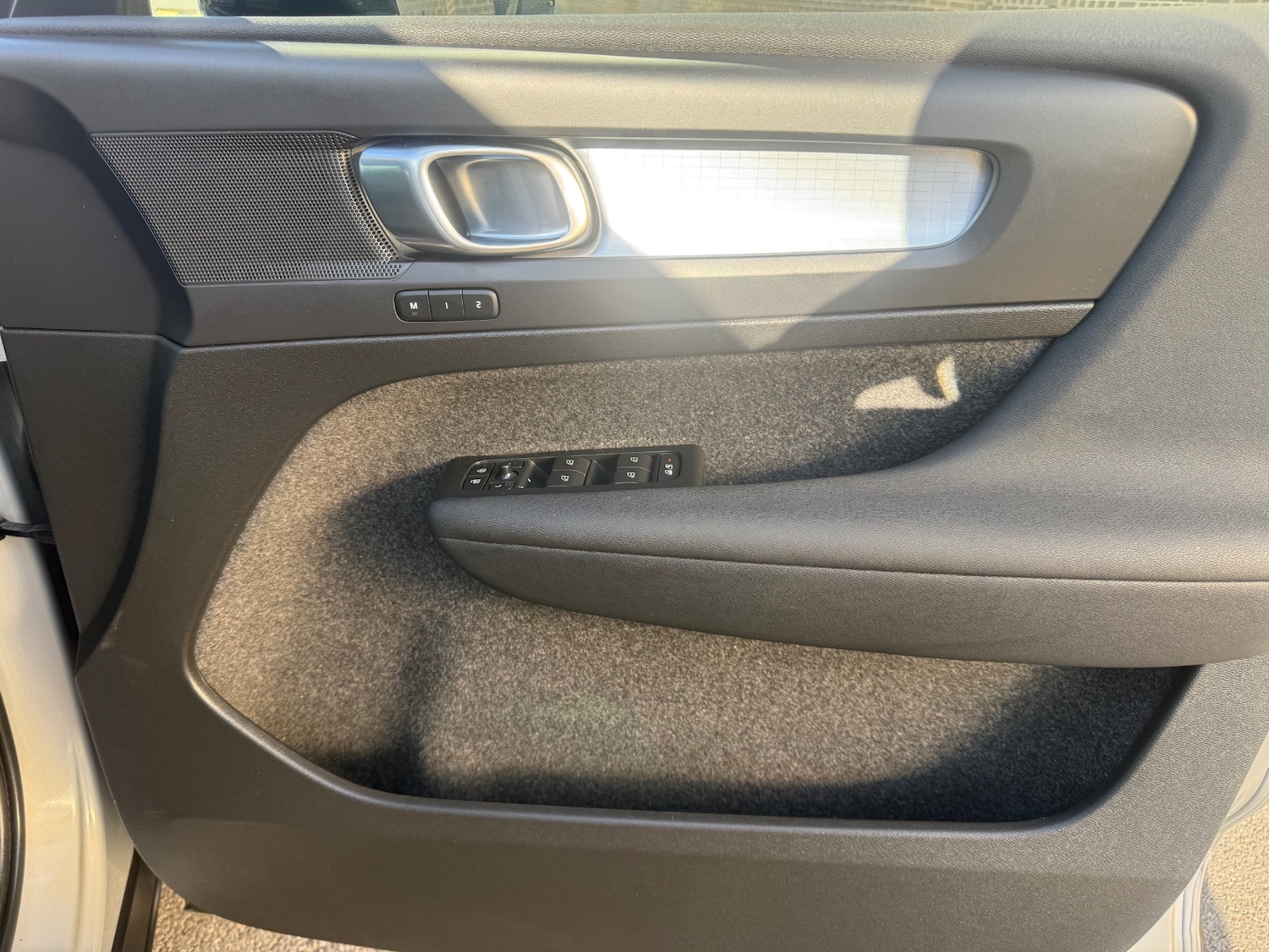 Used Volvo XC40 2023 for sale - 77536256: Photo 17