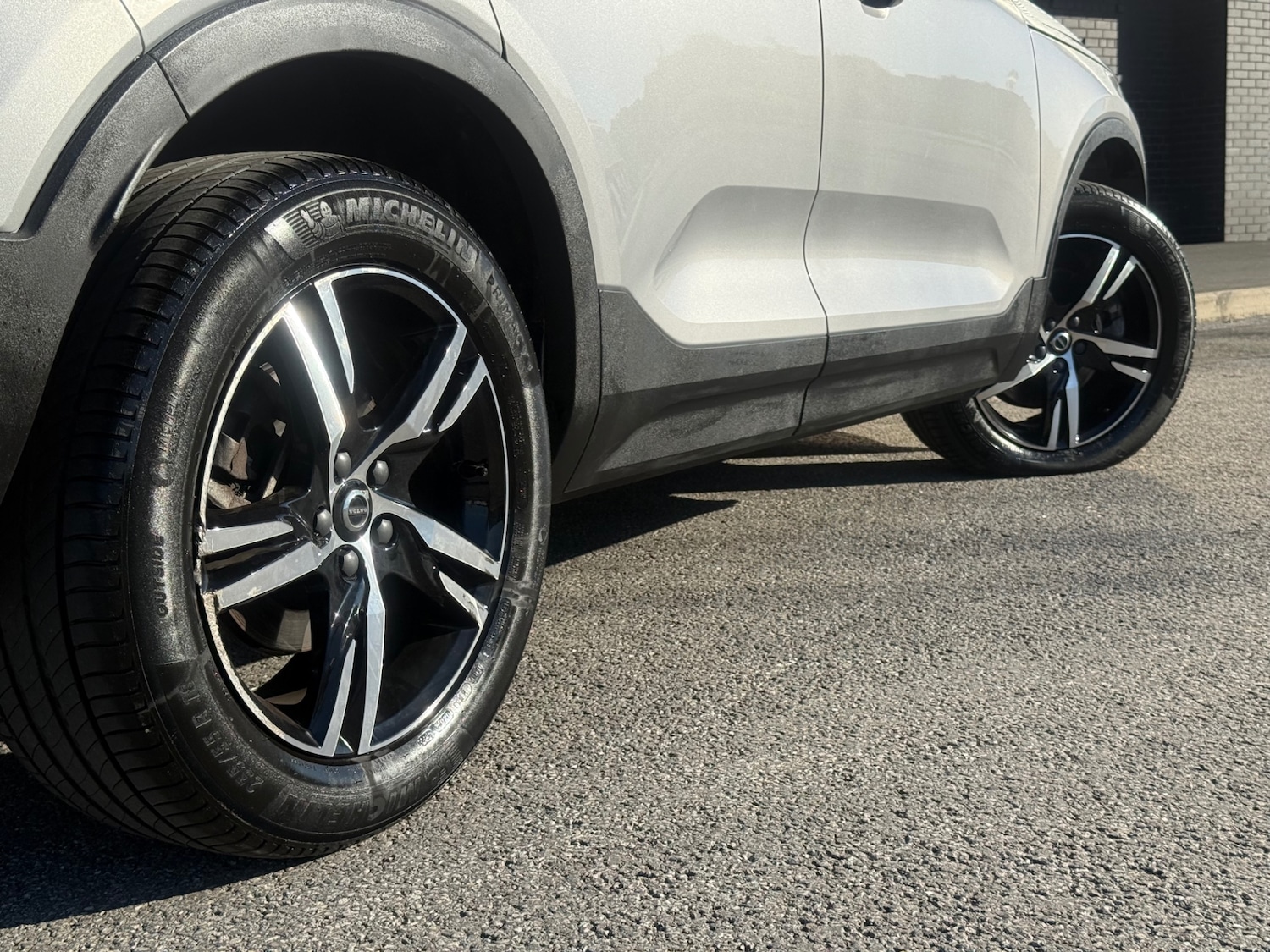 Used Volvo XC40 2023 for sale - 77536256: Photo 24