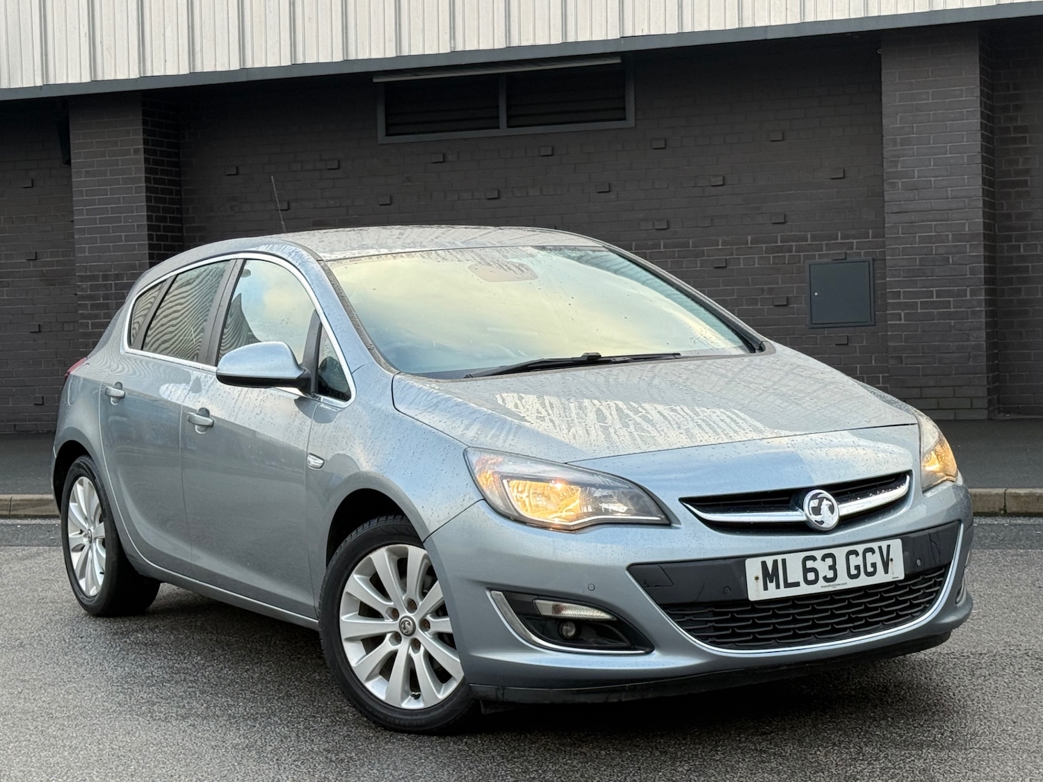 Used Vauxhall Astra 2013 for sale - 77687423: Photo 1