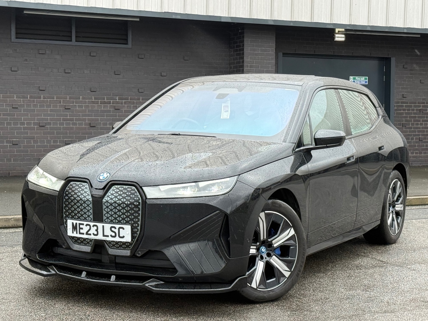 Used BMW iX 2023 for sale - 77545345: Photo 2