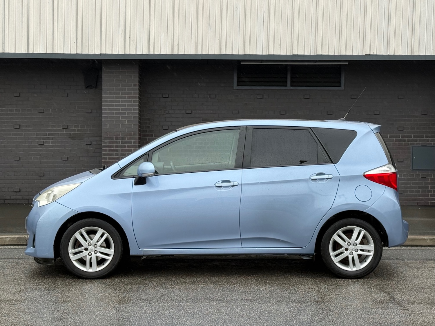 Used Toyota Verso 2011 for sale - 77619425: Photo 8