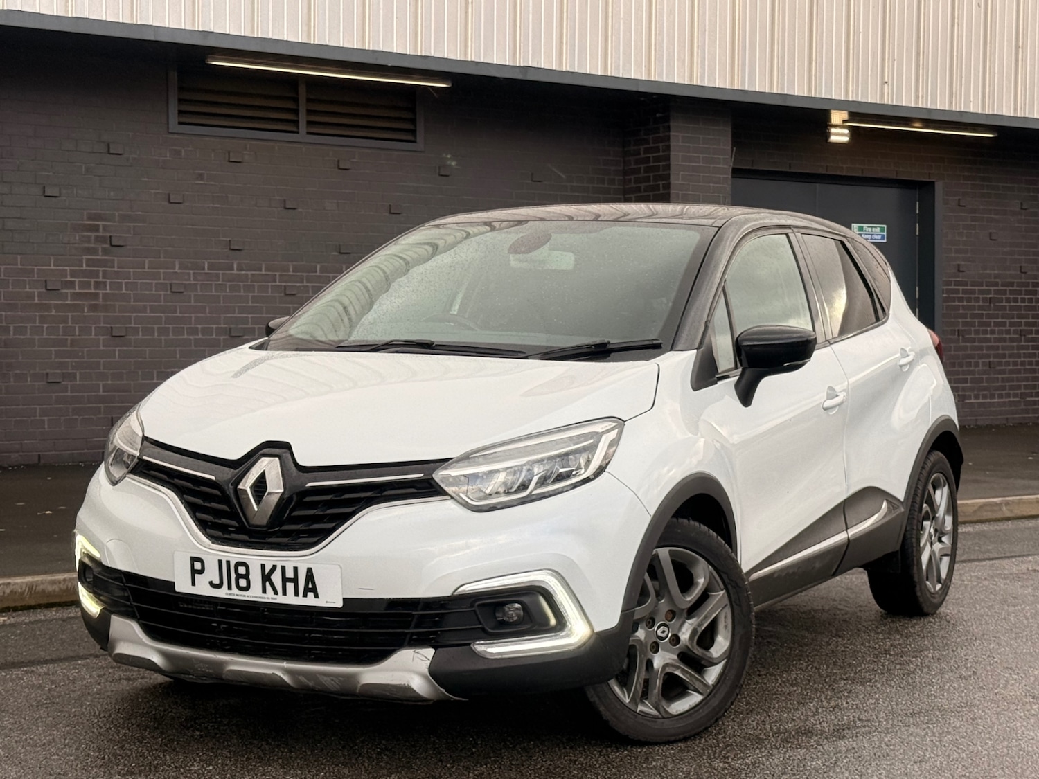 Used Renault Captur 2018 for sale - 77536414: Photo 2