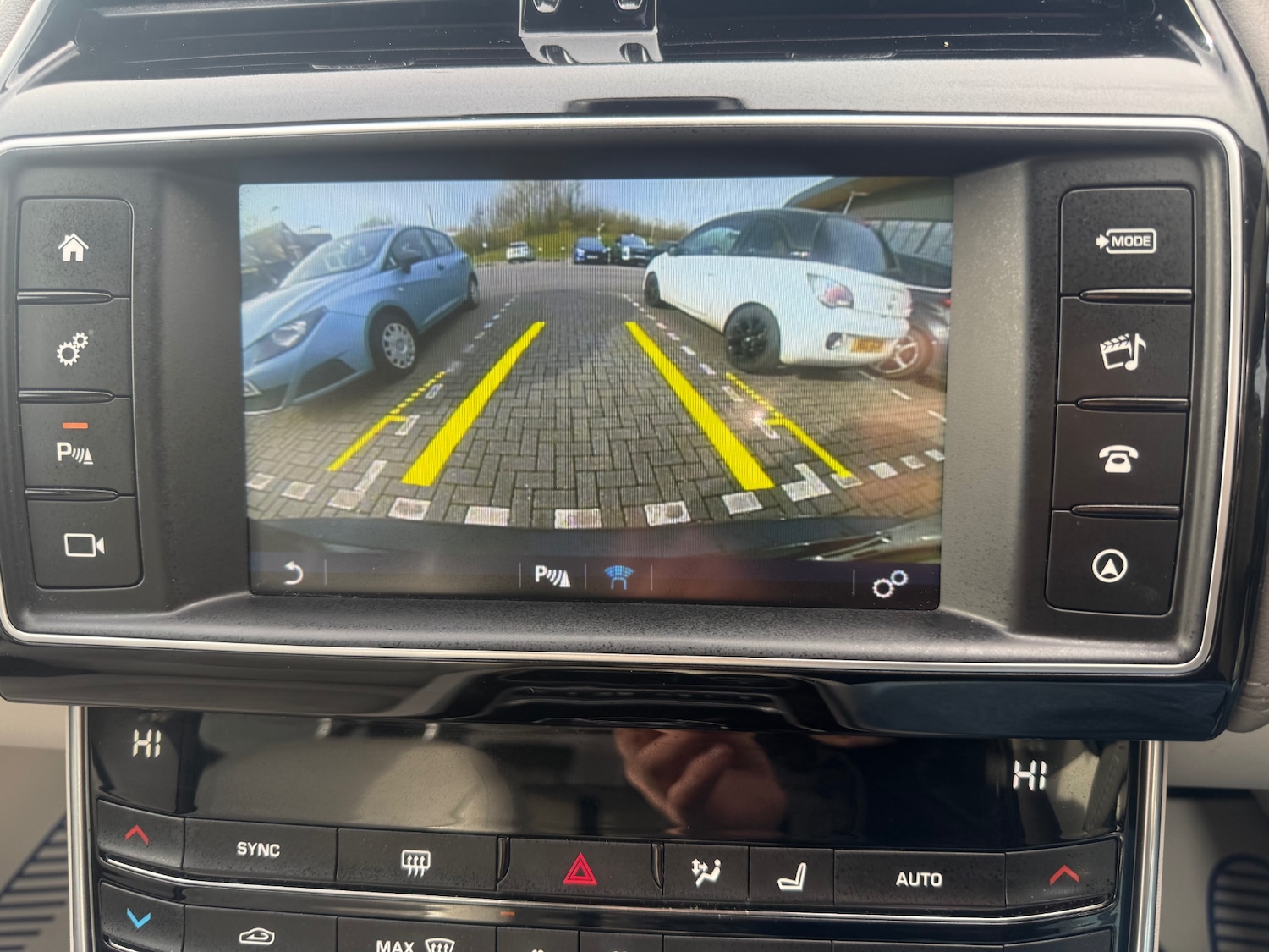 Used Jaguar XE 2017 for sale - 78112393: Photo 11