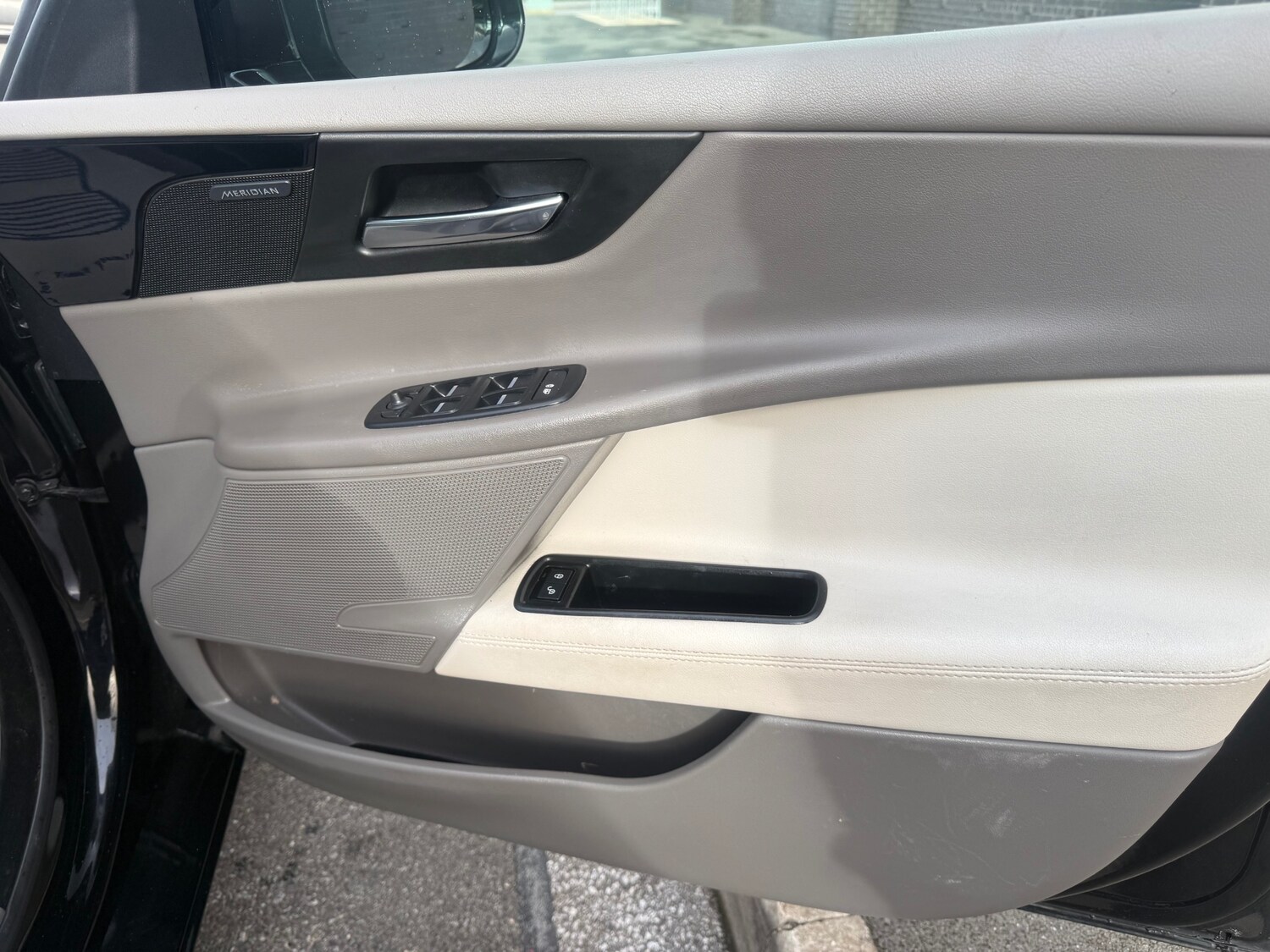 Used Jaguar XE 2017 for sale - 78112393: Photo 14