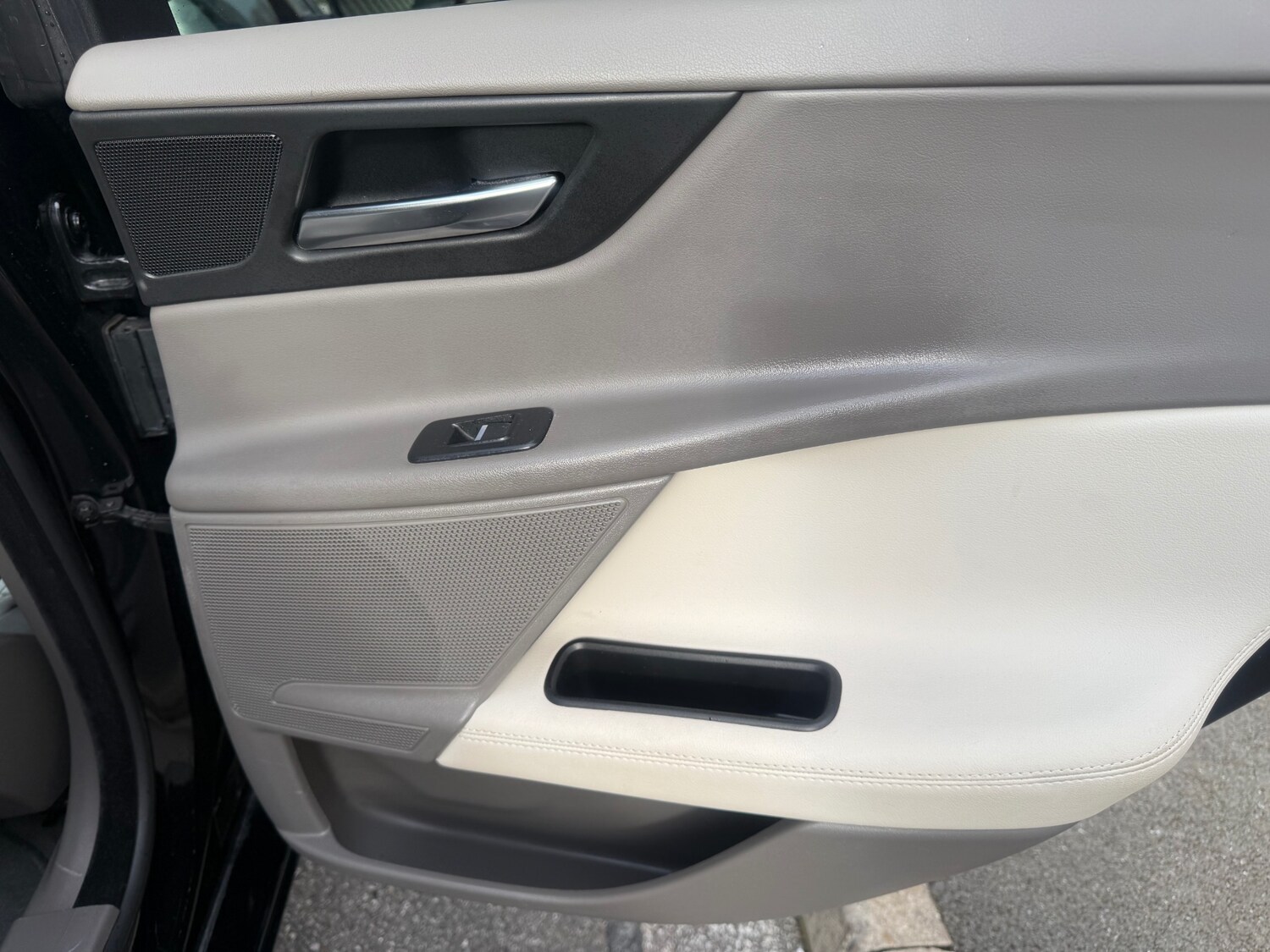 Used Jaguar XE 2017 for sale - 78112393: Photo 17