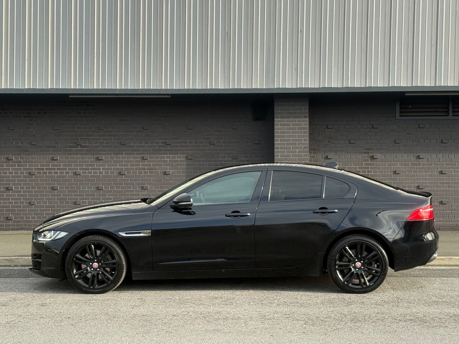 Used Jaguar XE 2017 for sale - 78112393: Photo 7