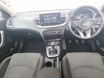 Used Kia XCeed 2022 for sale - 76120710: Photo 2