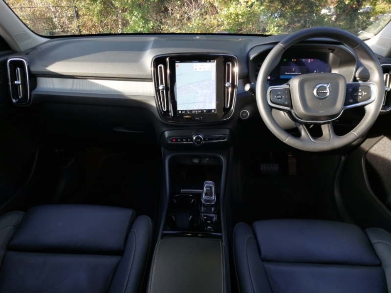 Used Volvo XC40 2024 for sale - 77224601: Photo 2