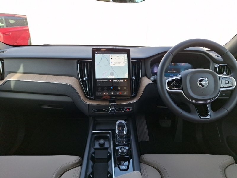 Used Volvo XC60 2025 for sale - 77580729: Photo 2