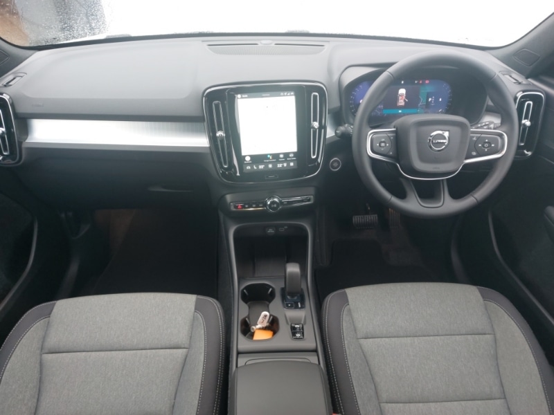 Used Volvo XC40 2025 for sale - 77544950: Photo 2
