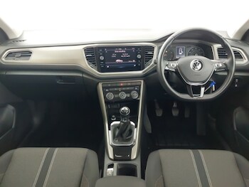 Used Volkswagen T-Roc 2020 for sale - 77569392: Photo