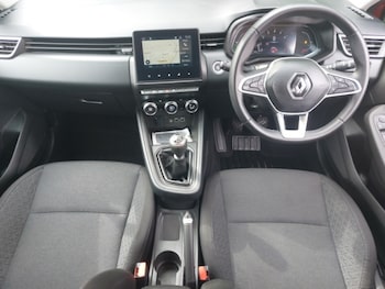 Used Renault Clio 2023 for sale - 76225544: Photo 2