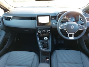 Used Renault Clio 2025 for sale - 76246375: Photo 2