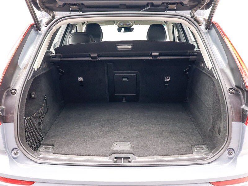 Used Volvo XC60 2023 for sale - 77325760: Photo 8