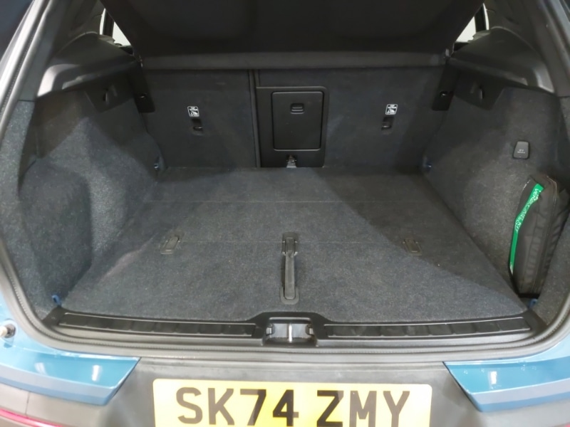 Used Volvo XC40 2024 for sale - 77777977: Photo 8