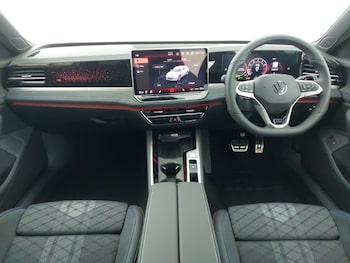 Used Volkswagen Passat 2024 for sale - 77032109: Photo