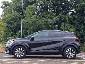 Used Renault Captur 2023 for sale - 79350902: Photo