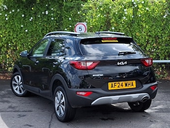 Used Kia Stonic 2024 for sale - 79525339: Photo
