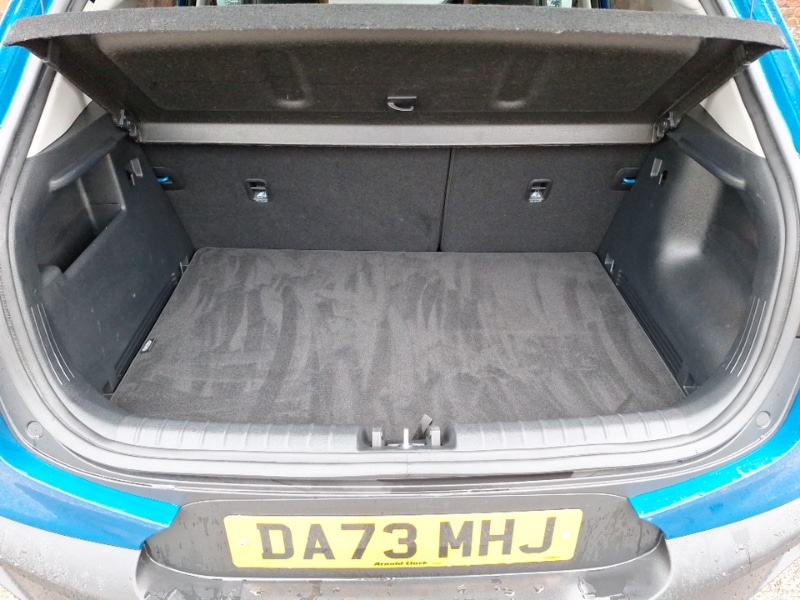 Used Kia Stonic 2023 for sale - 76708932: Photo 8