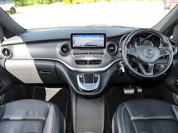 Used Mercedes-Benz V-Class 2023 for sale - 78356007: Photo